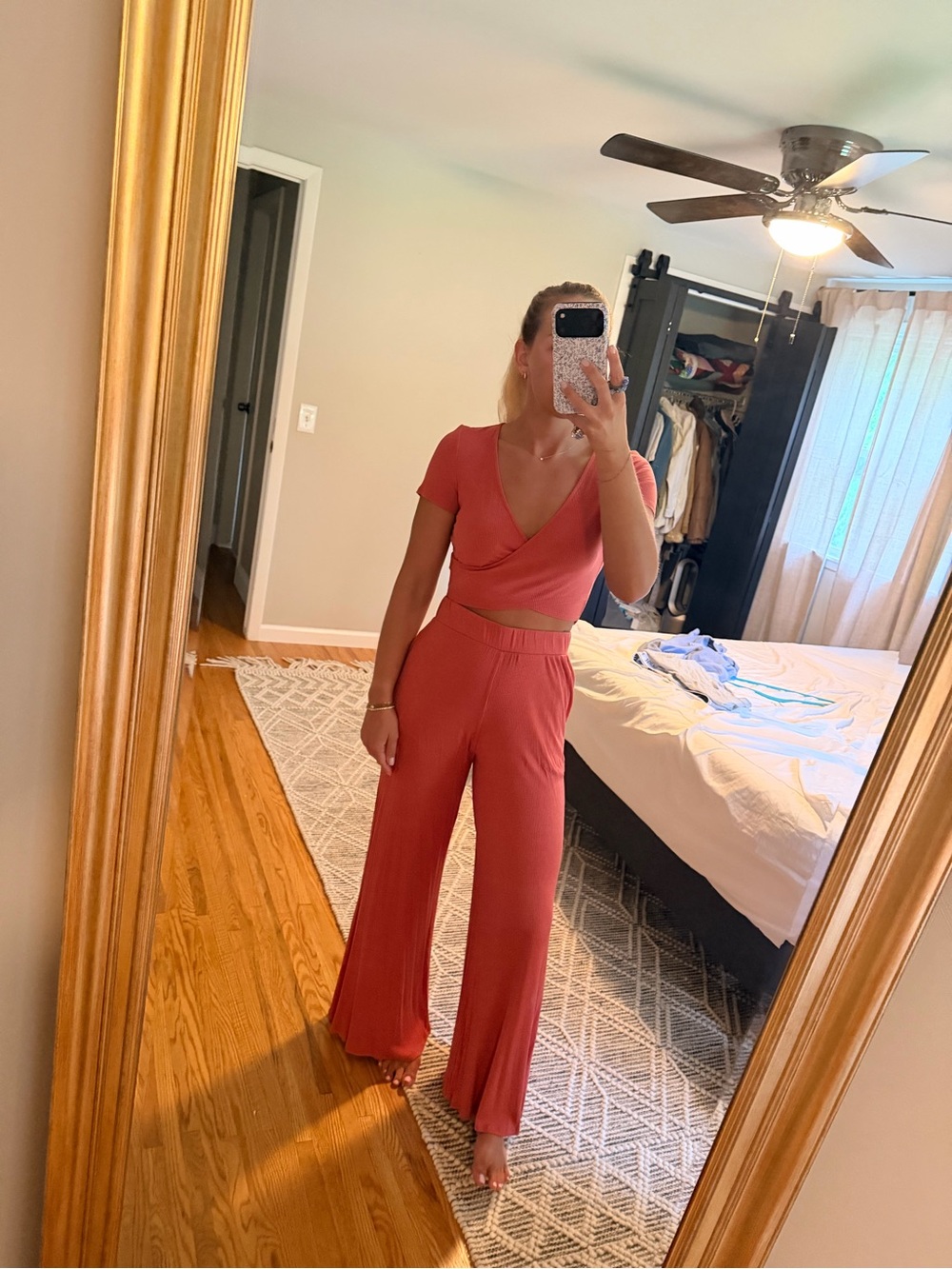 Reposhed Vici Coral Two-Piece Jumpsuit Set